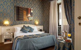 Residenza Canova Tadolini - Guesthouse